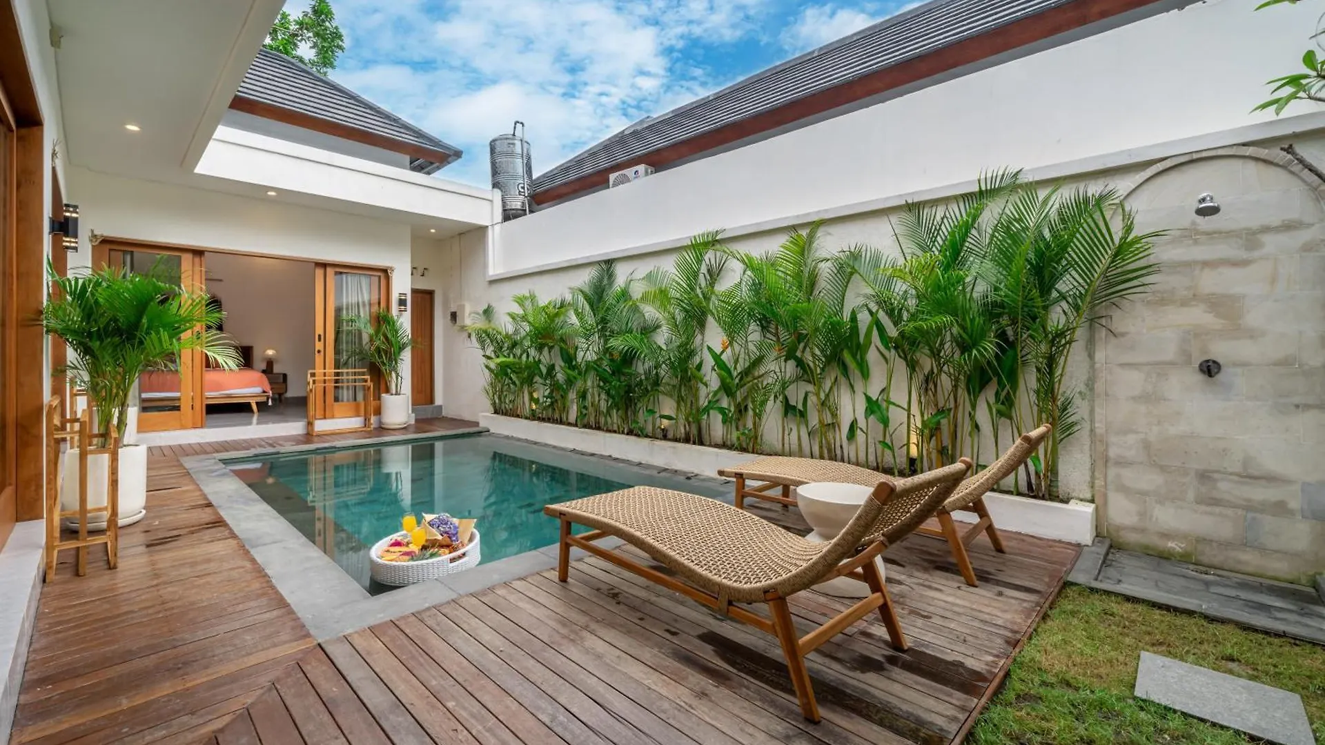 Exclusive Luxury Villa With Pool - Your Private Oasis Steps From The City Center! contacts